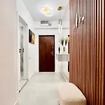 Nomad Instastudio Near Old Town
