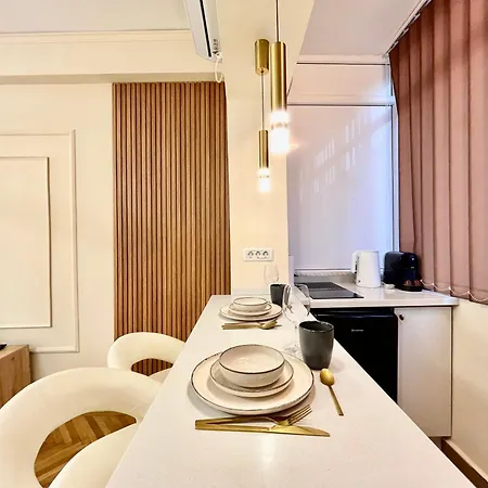 Nomad Instastudio Near Old Town * Бухарест