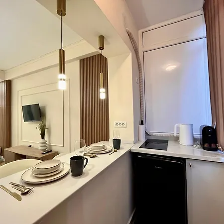 Апартаменты Nomad Instastudio Near Old Town