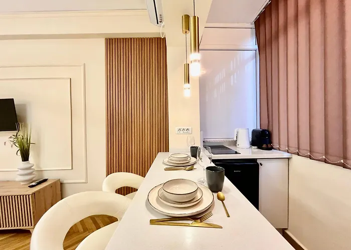 Nomad Instastudio Near Old Town * Bukarest