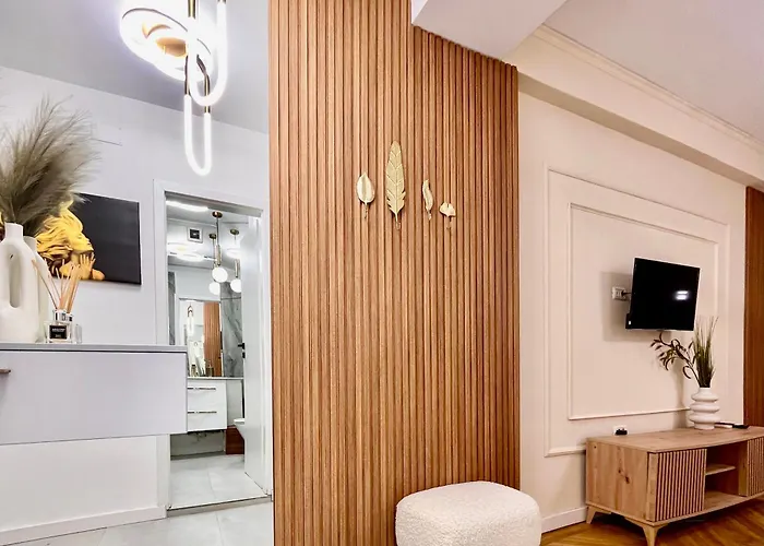 Nomad Instastudio Near Old Town Апартаменти