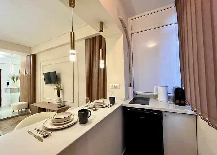 Апартаменти Nomad Instastudio Near Old Town