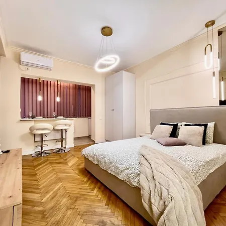 Nomad Instastudio Near Old Town Appartamento *